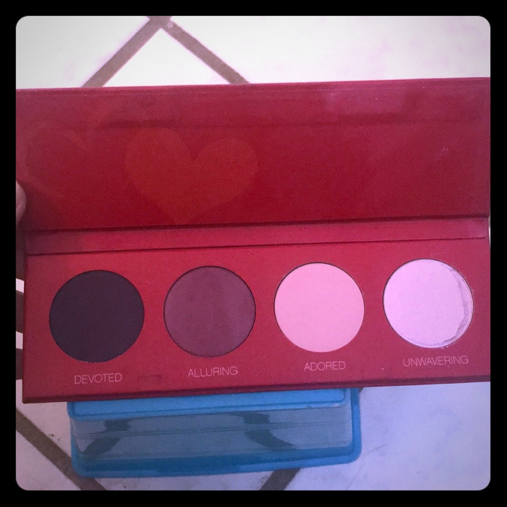 Younique Beloved Pallete February Kuddos